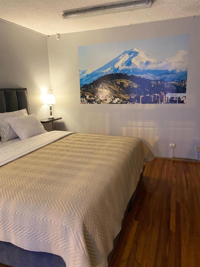 Blue House La Floresta Кито Экстерьер фото