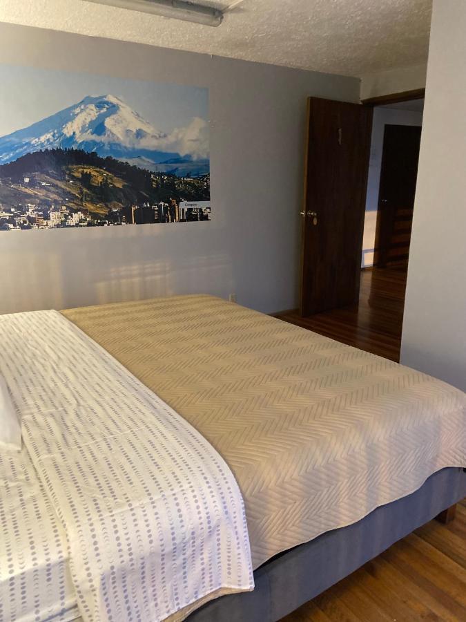 Blue House La Floresta Кито Экстерьер фото