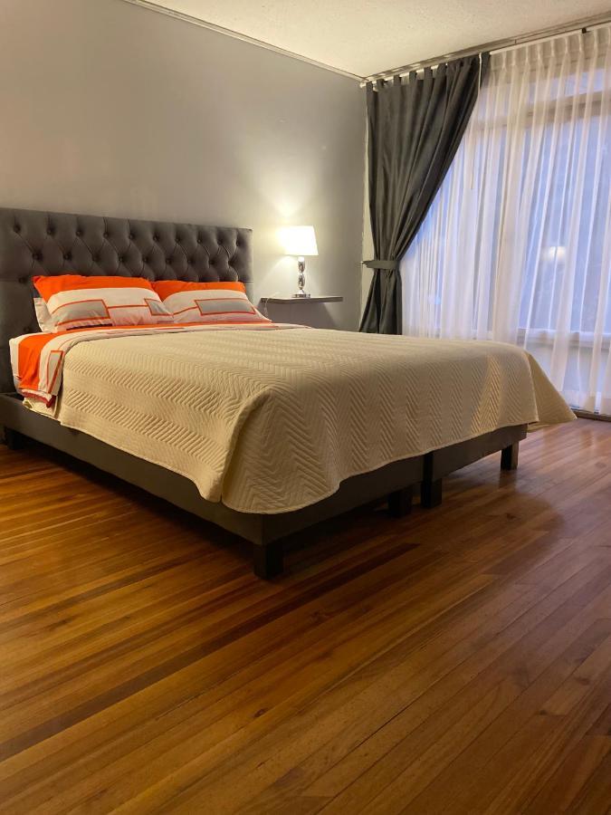 Blue House La Floresta Кито Экстерьер фото