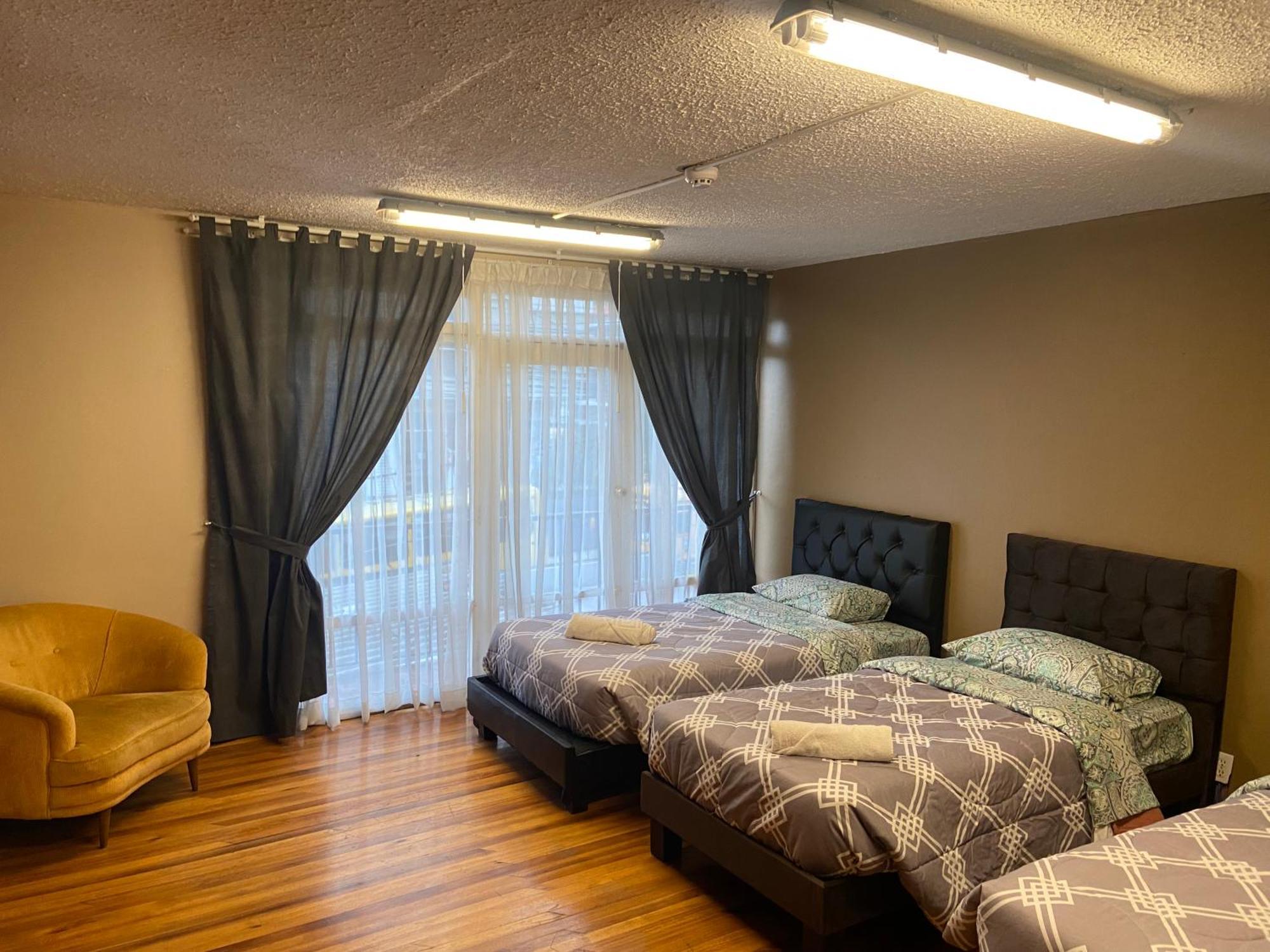 Blue House La Floresta Кито Экстерьер фото