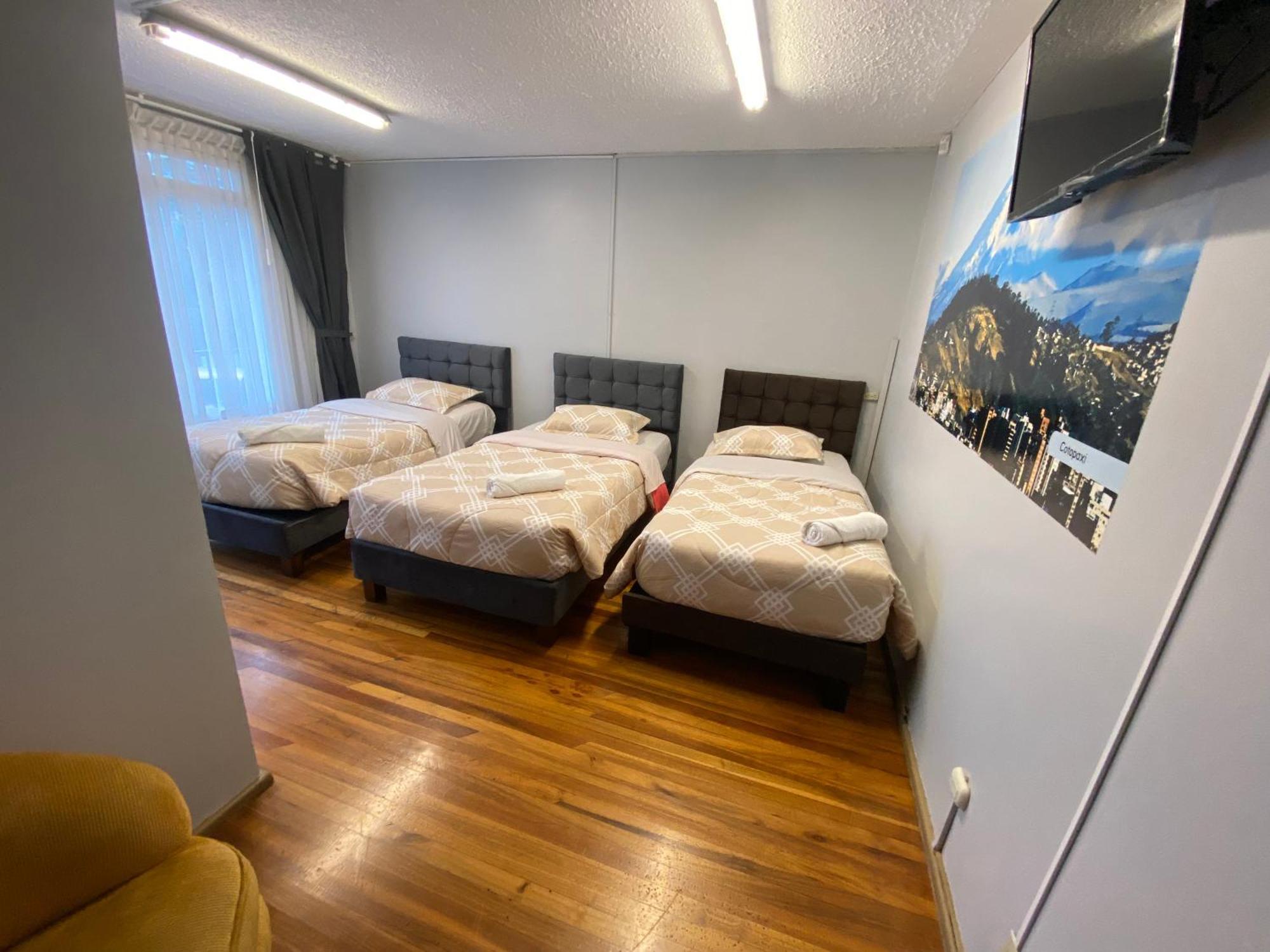 Blue House La Floresta Кито Экстерьер фото