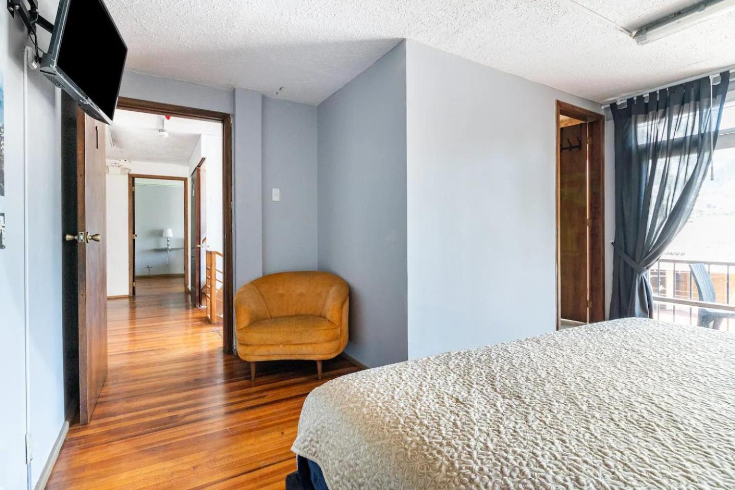 Blue House La Floresta Кито Экстерьер фото