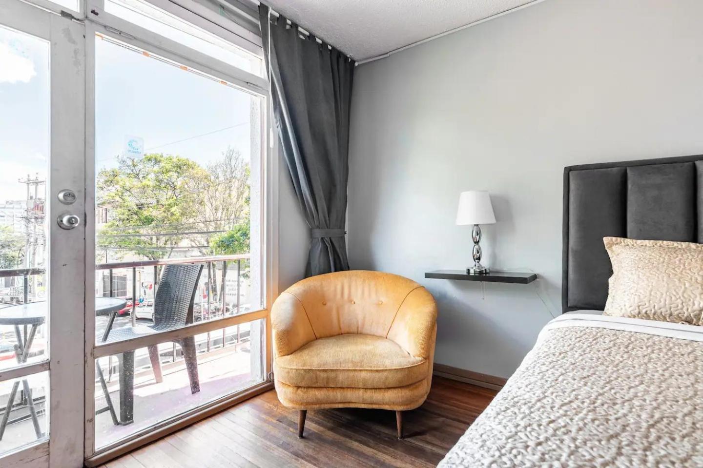 Blue House La Floresta Кито Экстерьер фото