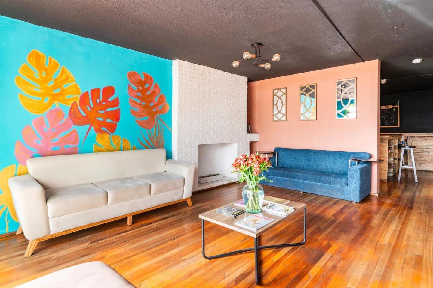 Blue House La Floresta Кито Экстерьер фото